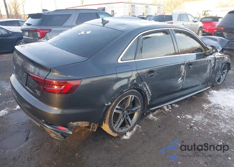2018 Audi A4 2.0T Tech Ultra Premium/2.0T Ultra Premium z USA, uszkodzony, nr VIN WAULMAF40JA233970